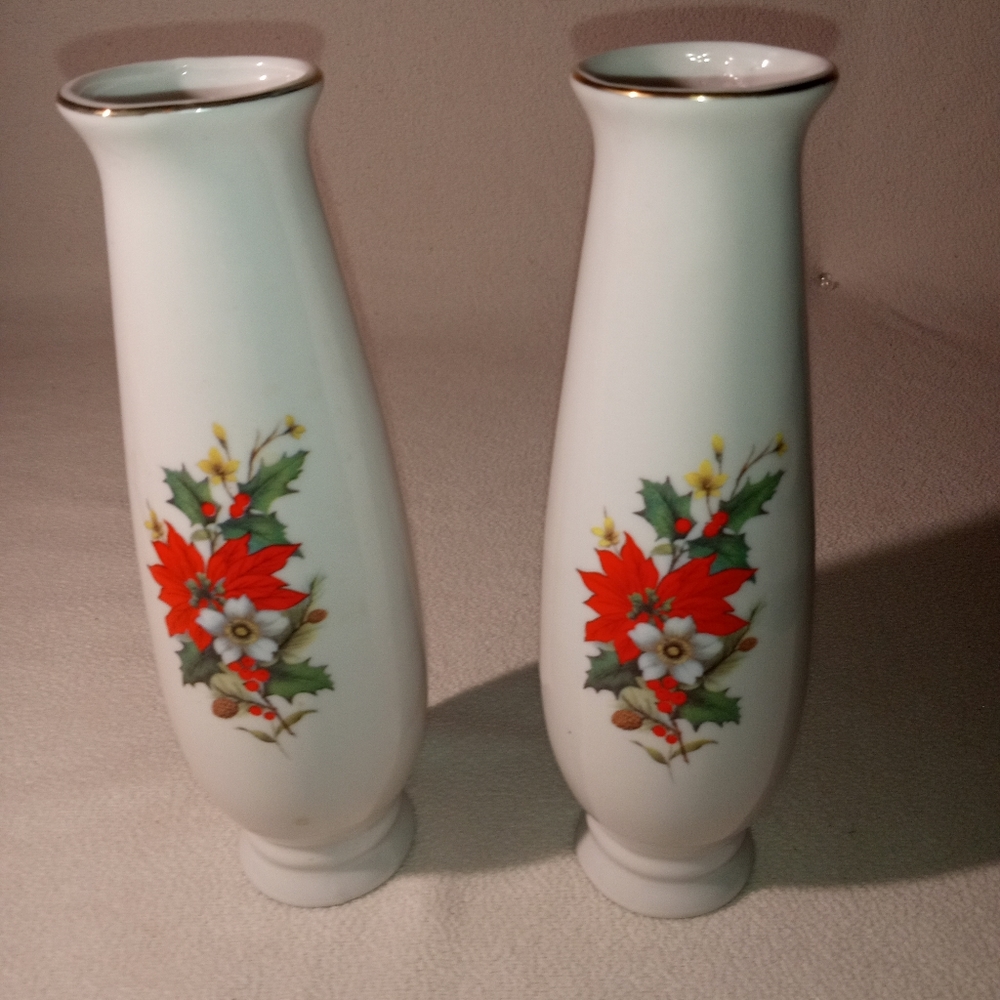 S/2 Vintage Artmark Poinsettia 8" Vases